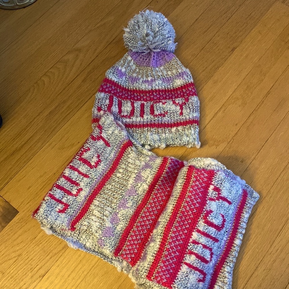 JUICY COUTURE infinity scarf and beanie